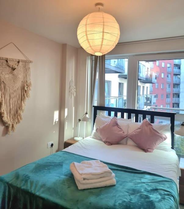2bed 2bath -pool, Balcony, Gym Lift * Londra