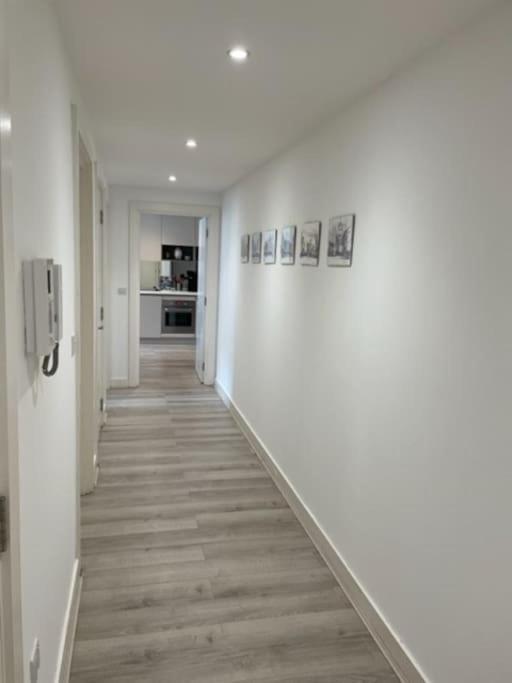 2bed 2bath -pool, Balcony, Gym Lift * Londra