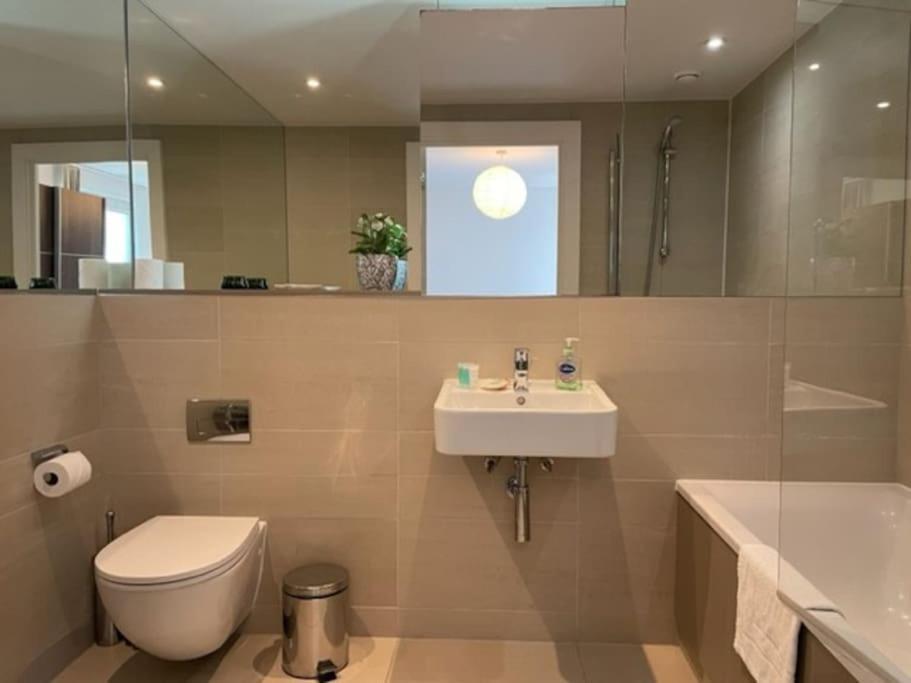 2bed 2bath -pool, Balcony, Gym Lift Appartamento Londra