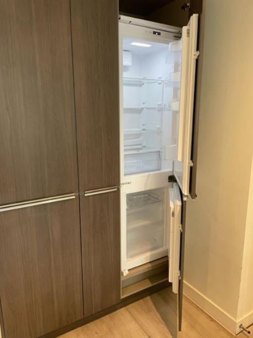2bed 2bath -pool, Balcony, Gym Lift Appartamento