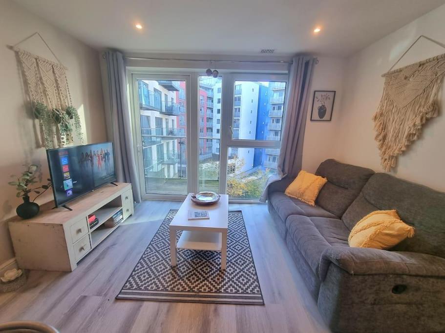 2bed 2bath -pool, Balcony, Gym Lift Appartamento *