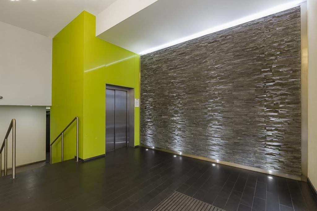 Appartamento 2bed 2bath -pool, Balcony, Gym Lift