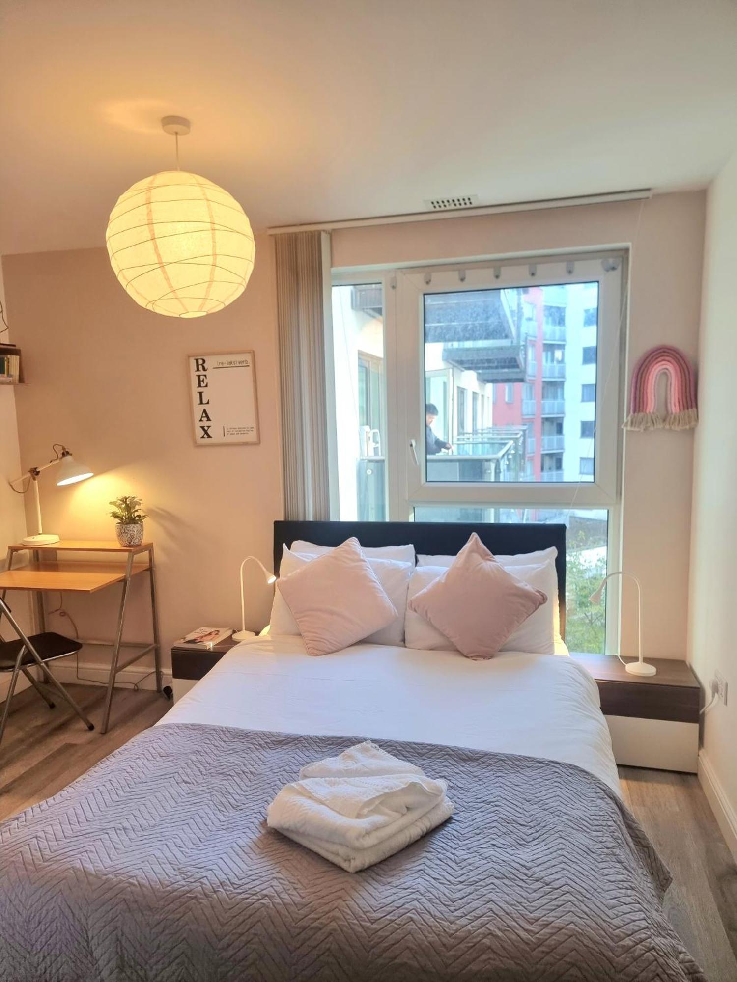 2bed 2bath -pool, Balcony, Gym Lift Londra